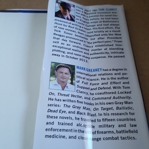 Tom Clancy Commander In Chief Hardcover Book - Picture 5 of 8